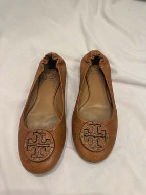 Tory Burch Reva Ballet Flats in Royal Tan Pebbled Leather